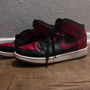 Jordan 1 Mid Bred